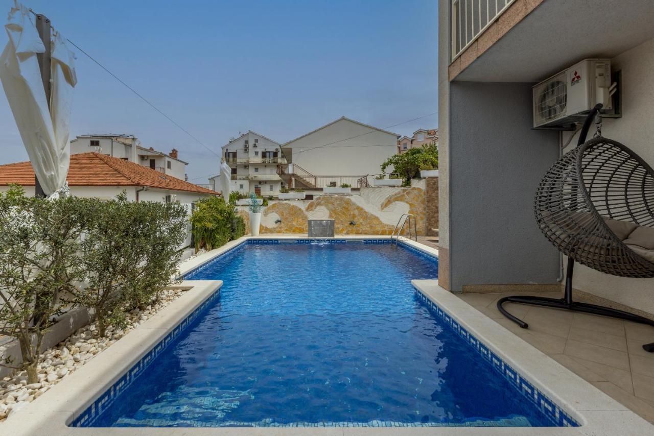 Villa Costa Blu With Pool By The Sea Trogir Buitenkant foto