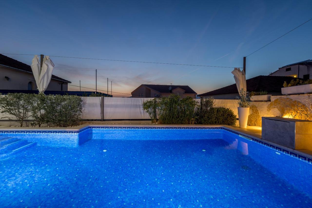 Villa Costa Blu With Pool By The Sea Trogir Buitenkant foto